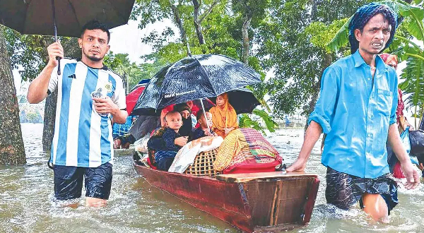 জন্মাষ্টমীর ব্যয় কমিয়ে বন্যার্তদের পাশে দাঁড়িয়েছে নেত্রকোণার কালী মন্দির