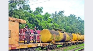 বিজিবির নিরাপত্তায় জ্বালানি তেলবাহী ট্রেন চলাচল শুরু